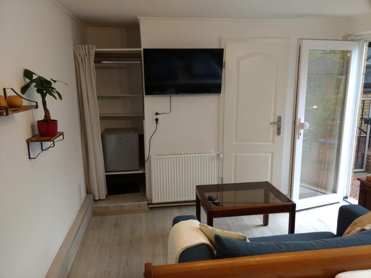 Ruhige, Gemuetliche 1-Zimmer Gartenwohnung Fuer 2 Erwachsene Lübeck Extérieur photo